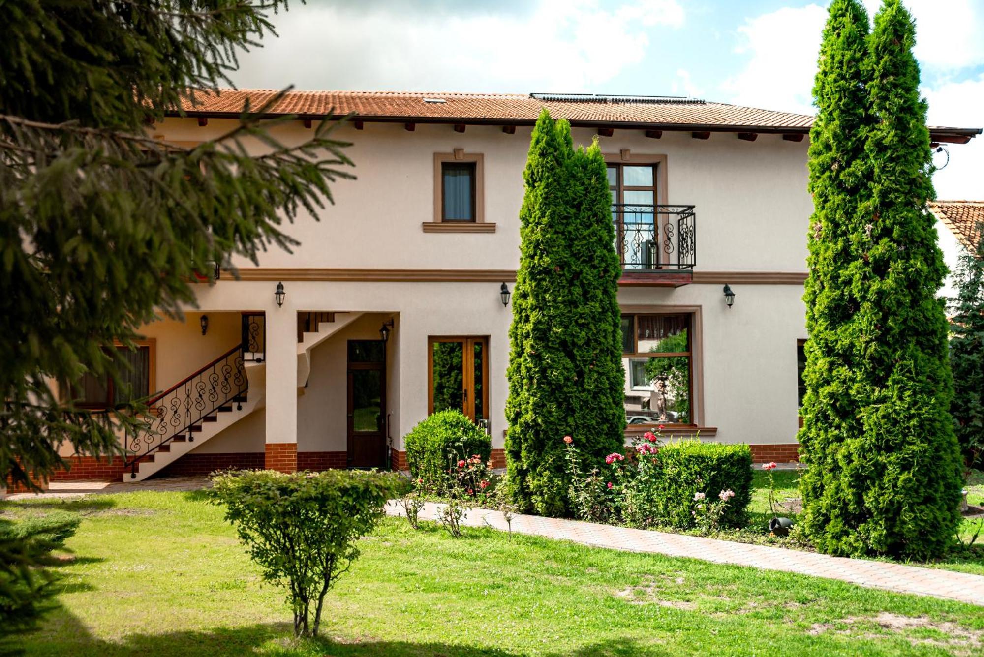 Boutique Marlen Bed & Breakfast Ghimbav Exterior photo