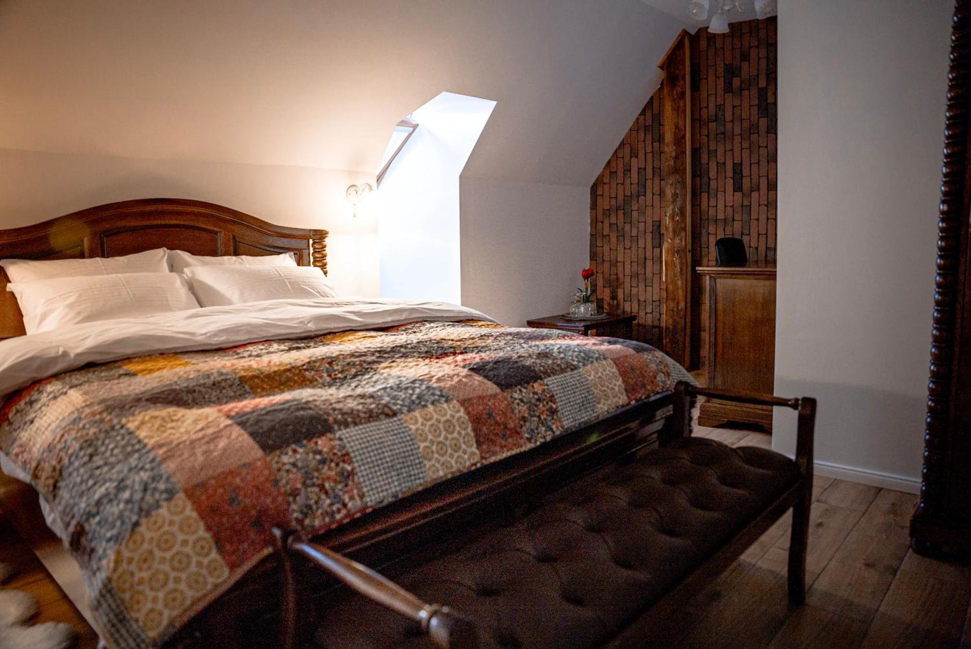 Boutique Marlen Bed & Breakfast Ghimbav Exterior photo