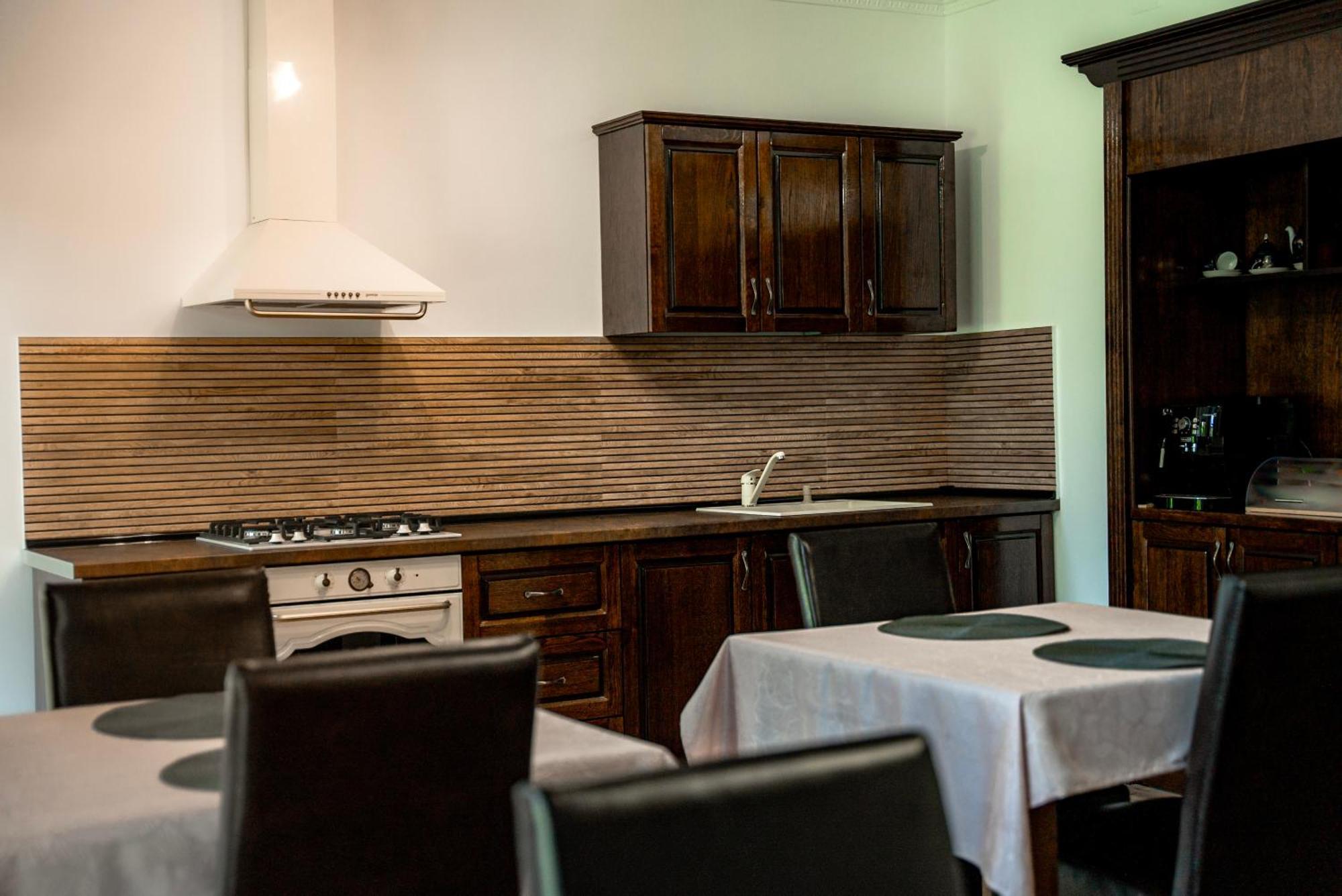 Boutique Marlen Bed & Breakfast Ghimbav Exterior photo