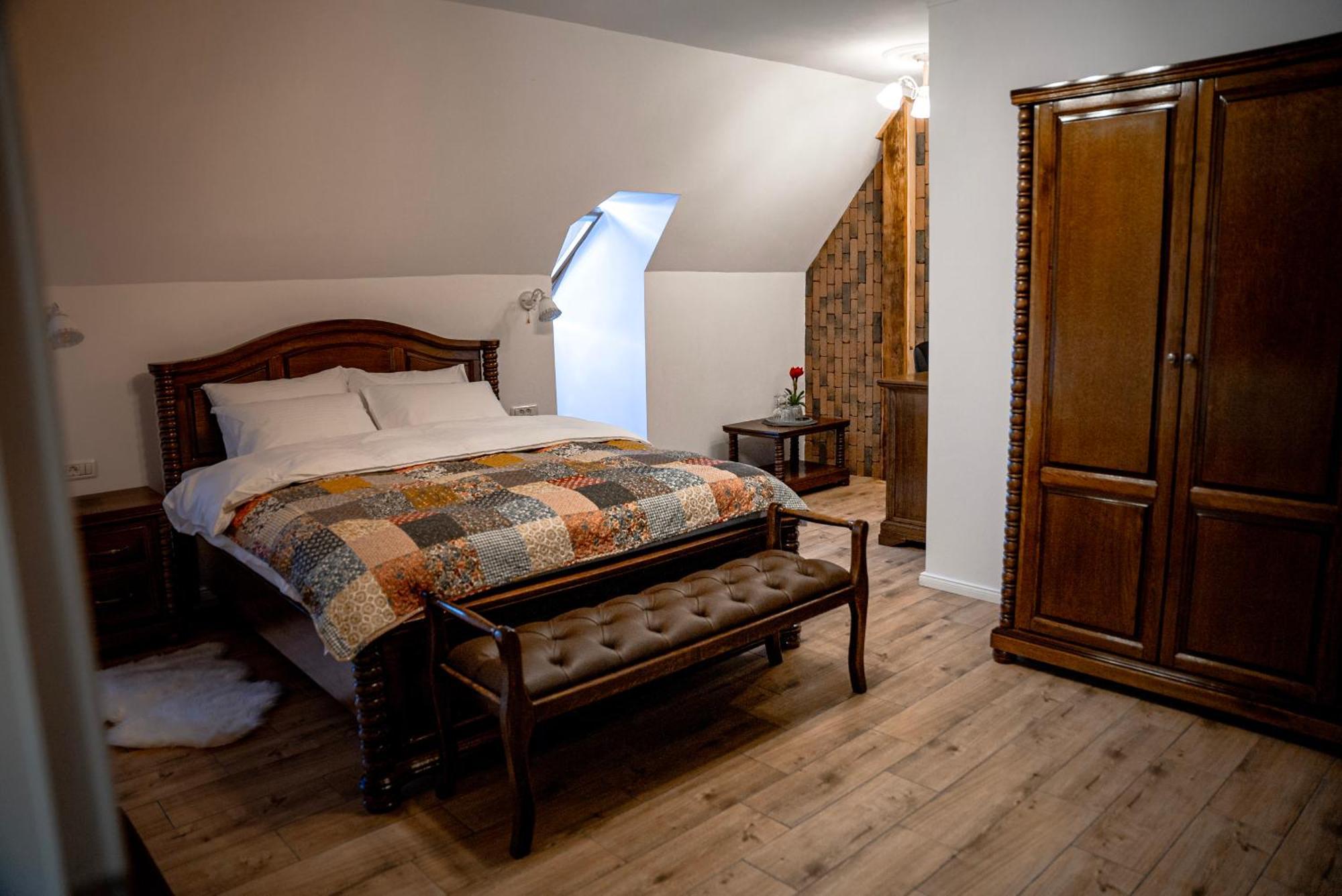 Boutique Marlen Bed & Breakfast Ghimbav Exterior photo