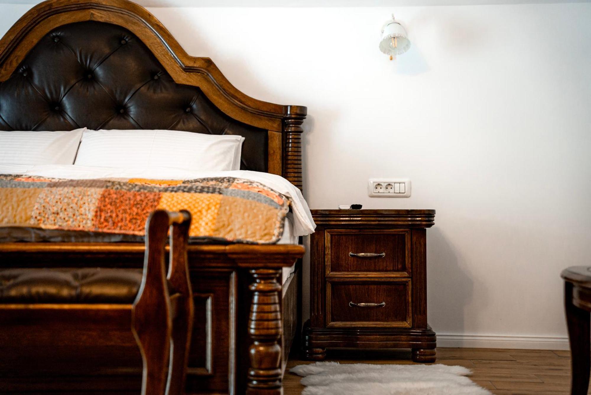 Boutique Marlen Bed & Breakfast Ghimbav Exterior photo