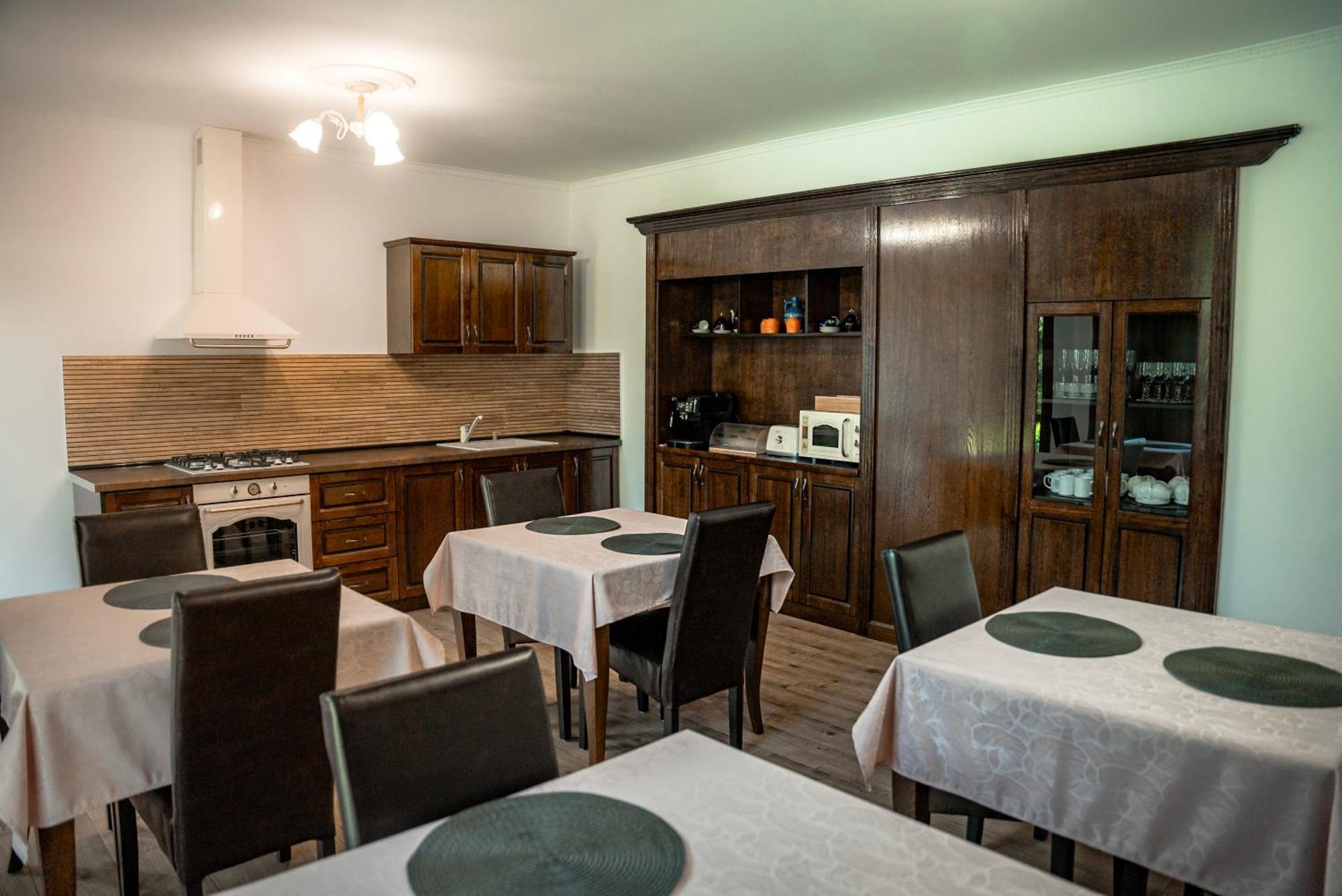 Boutique Marlen Bed & Breakfast Ghimbav Exterior photo