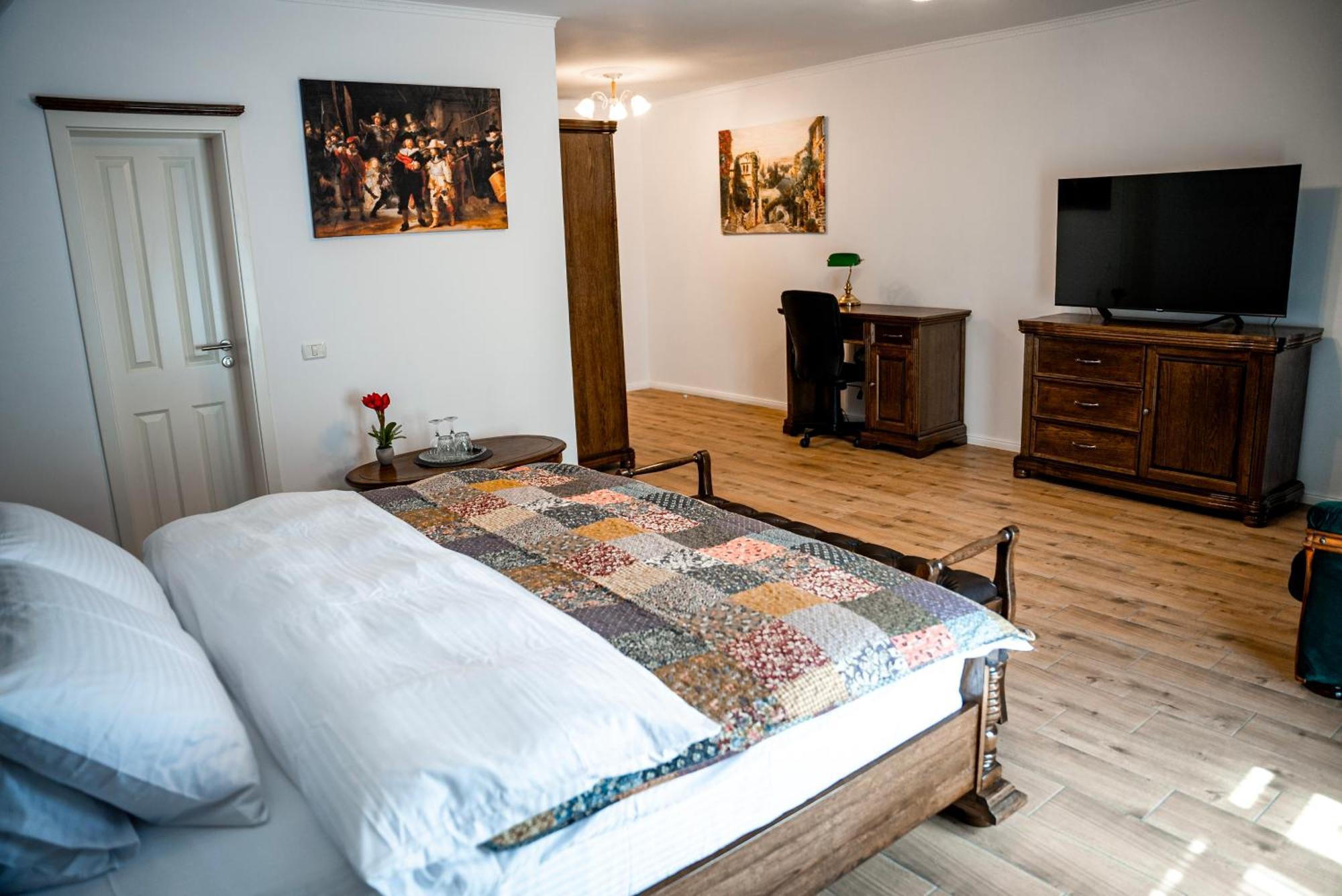 Boutique Marlen Bed & Breakfast Ghimbav Exterior photo