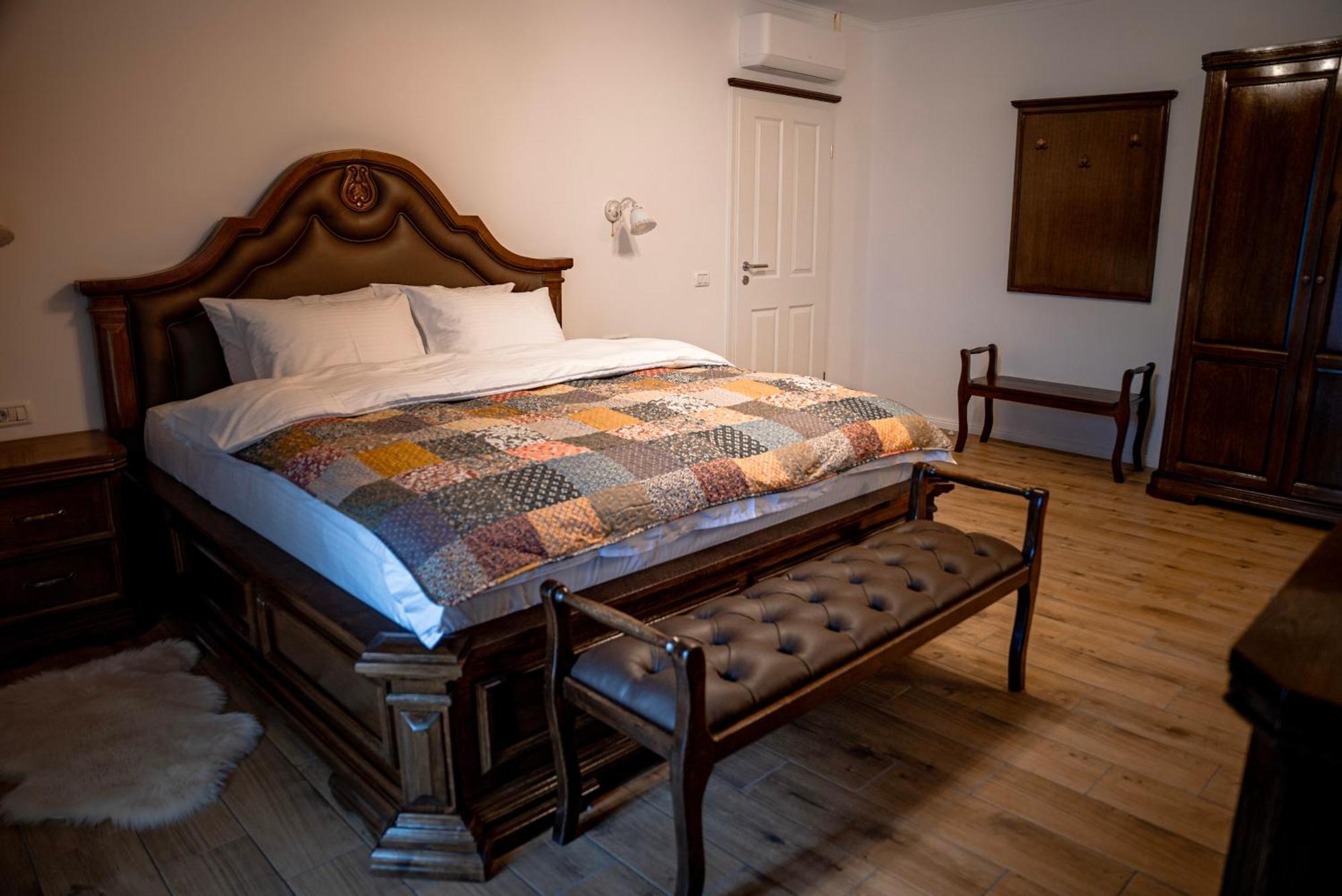 Boutique Marlen Bed & Breakfast Ghimbav Exterior photo